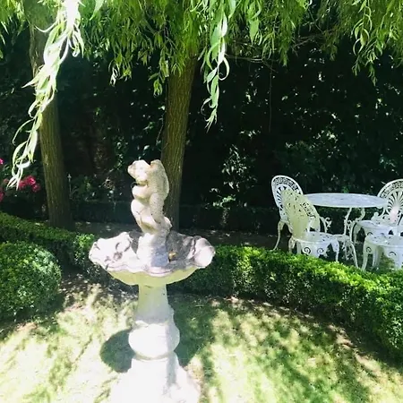 Le Cloitre St Joseph Bed & Breakfast 4*
