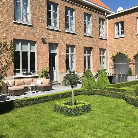 Le Cloitre St Joseph Bed & Breakfast 4*
