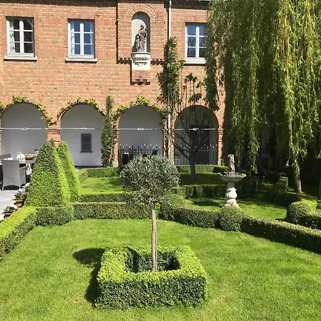Le Cloitre St Joseph Bed & Breakfast